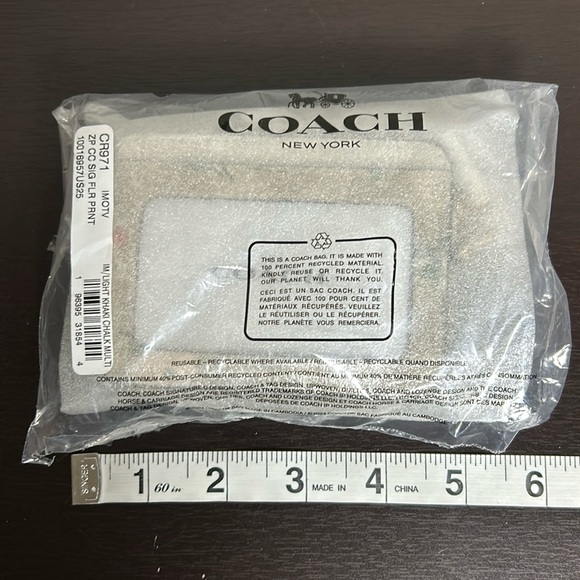 COACH Zip Card Case In Signature Canvas Floral Print Leather Light Khaki NEW - Picture 10 of 12